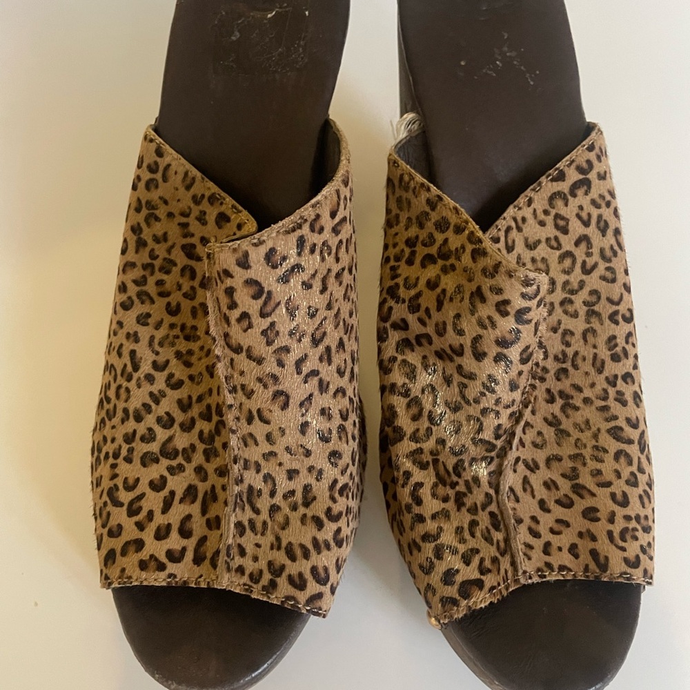 Ugg Leopard Calf hair Platform Mules 
Size 8